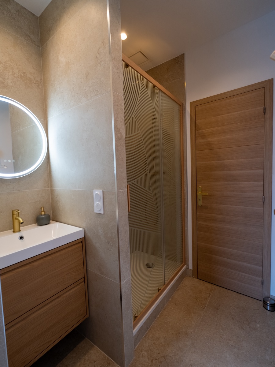 L'espace salle de bain.